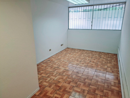Oficina En Arriendo A Pasos Del Metro Pedro De Valdivia