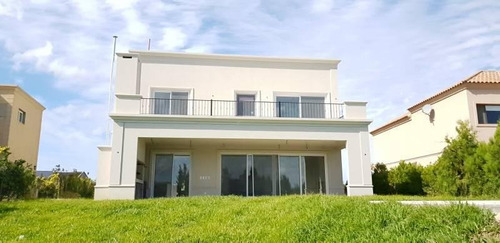 Imagen 3 de 30 de Excelente Casa A La Laguna En Complejo Villa Nueva - San Francisco