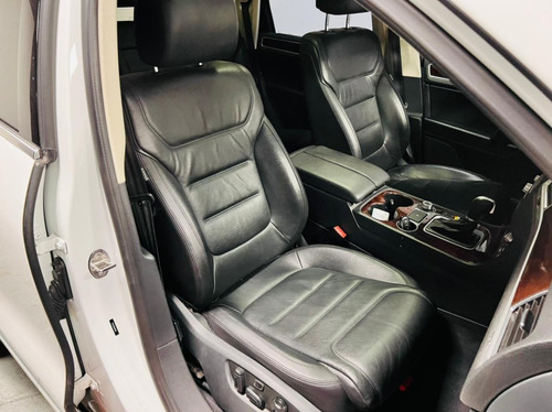 Imagen 8 de 22 de Volkswagen Touareg 4.2 V8 Premium Nuev Passat Amarok Tiguan