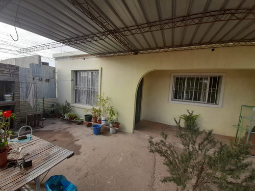 Imagen 1 de 7 de Casa En Cerdeña 6956 Esq. Varsovia. U$s59000