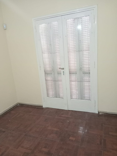 Oportunidad Unica !!!! Ph Dueño Directo. 1er Piso Al Frente Con Balcon . Dueño Vende 1er Piso Sin Expensas. La Plata. (inmobiliarias Abstenerse )