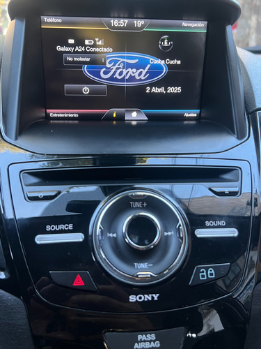 Ford Fiesta Kinetic 1.6 Sedan Titanium 120cv