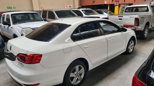 Imagen 5 de 8 de Volkswagen Vento 2.0 Tdi