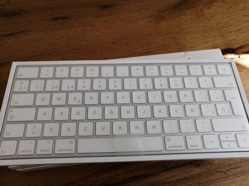 Apple Magic Keyboard Español Mla22e/a