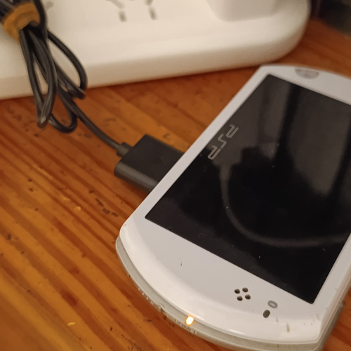Psp Go Consola Sony Playstation Portátil Go Blanca Blanco (Usado)