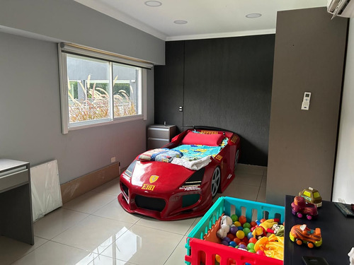 Venta De Casa 5 Amb. Parque, Pileta , Parque Lelor, Ituzaing