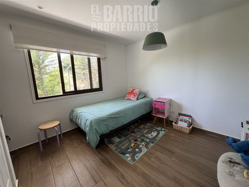 Casa En Venta De 4 Dorm. En Colina