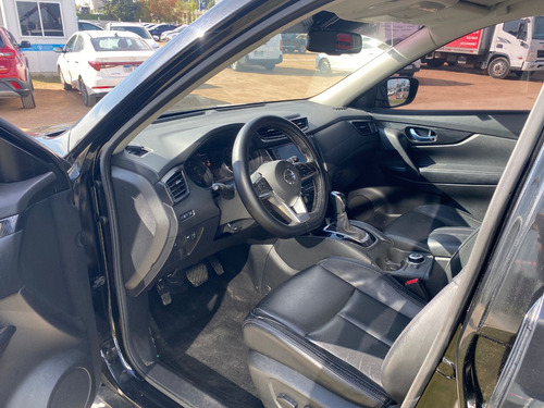 Nissan X-Trail 2.5 Exclusive 3 Row Cvt