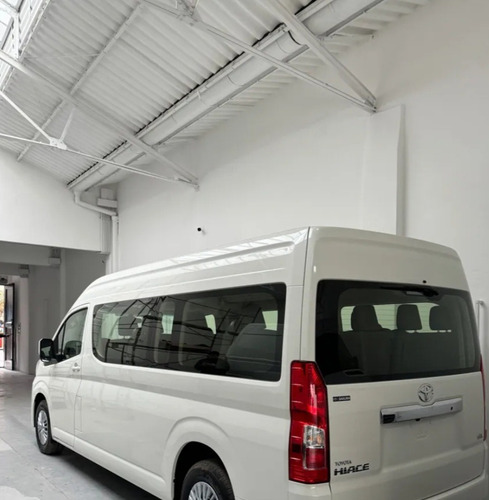 Toyota Hiace 2.8 Tdi Commuter 6at 14a