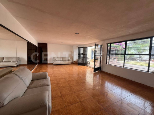 Casa En Venta Zona Bugambilias, Muy Cerca De La Buap, Excelente Ubicacion!