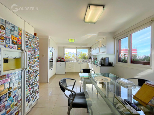Duplex De Real Categoria Totalmente Recilado, Comoda Cochera Fija Y Baulera