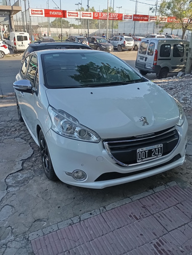 Peugeot 208 1.5 Allure Touchscreen