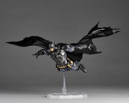 Figura Revoltech Amazing Yamaguchi Batman Arkham Knight
