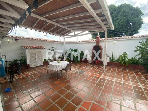 Imagen 10 de 23 de Se Vende Casa De 2 Pisos En Calle Cerrada En El Trigal Norte Mm 145674
