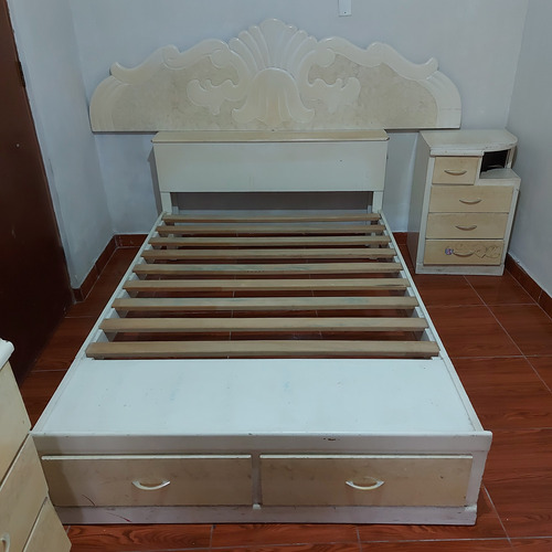 Juego De Dormitorio (cama 2 Plazas + Cómoda + Mesa De Noche) (Usado)
