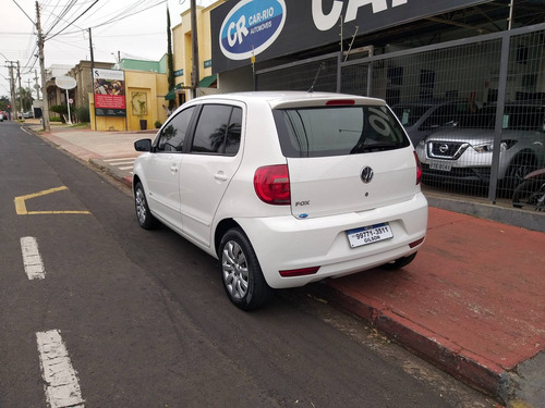 Imagem 4 de 14 de Volkswagen Fox 1.0 Mi 8v Flex 4p Manual