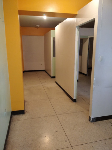 Imagen 4 de 10 de Oficina En Alquiler Céntrica Merida
