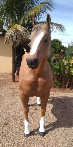 Cavalo em Fibra de Vidro Tamanho Real.