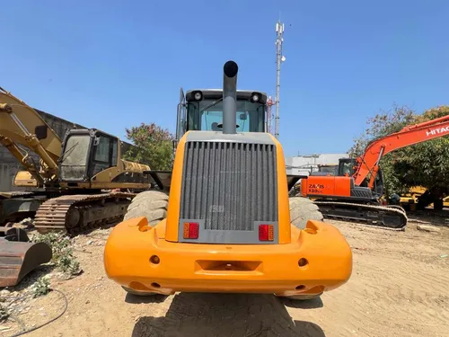 Cargador Case 821e