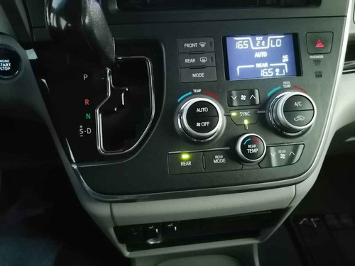 Imagen 14 de 15 de Toyota Sienna 2015 5p Xle V6/3.5 Aut Q/c Piel
