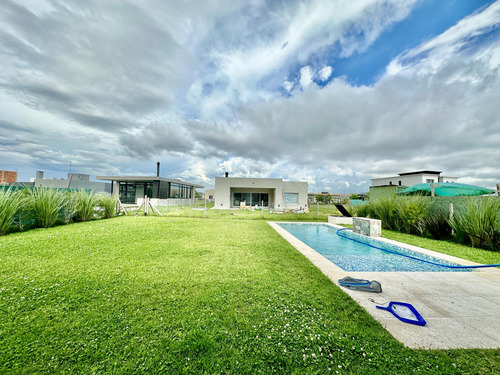 Casa En Venta Barrio San Felipe Canning