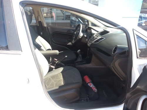 Ford Fiesta Kinetic Design 1.6 Design Titanium 2013