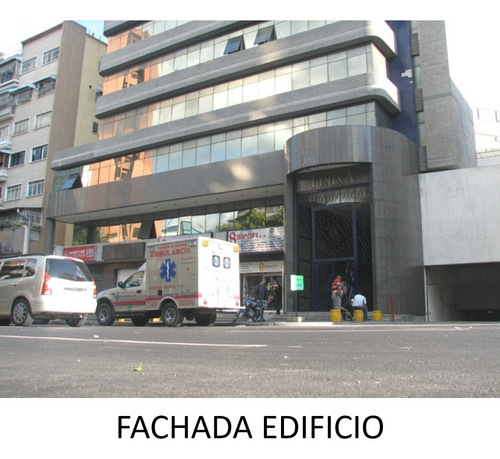 Oficina Acondicionada Como Centro Ambulatorio - Avda. Casanova / Tsc