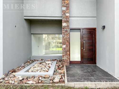 Casa En Venta En Lote Interno En Los Alisos, Nordelta