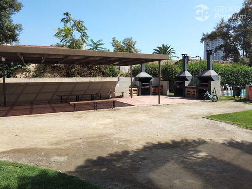 Departamento De 2d, Est. Y Bodega En Venta En Independencia