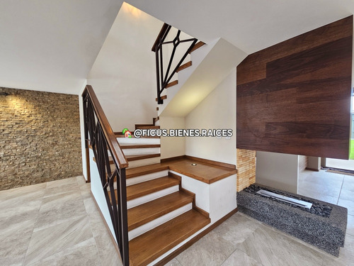 Casa En Venta En Calimaya, Residencial Valle De Las Fuentes