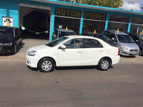 Toyota Etios 2015 1.5 Xs 4 P Con 18.600km