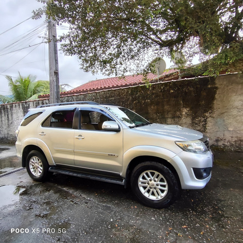 Toyota Hilux SW4 3.0 Srv 7l 4x4 Aut. 5p