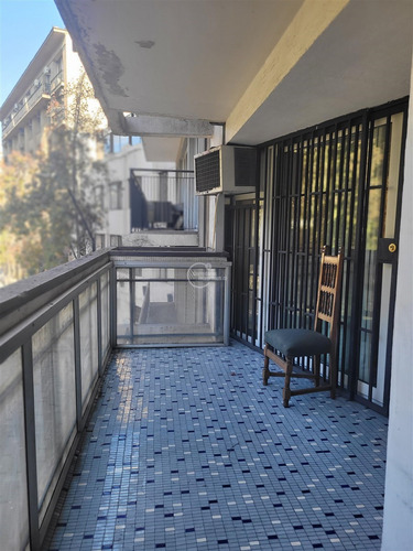 Departamento En Venta De 5 Dorm. En Santiago