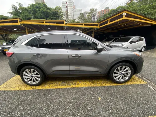 Ford Escape 2.5 Titanium Hibrido At 4x4 2022