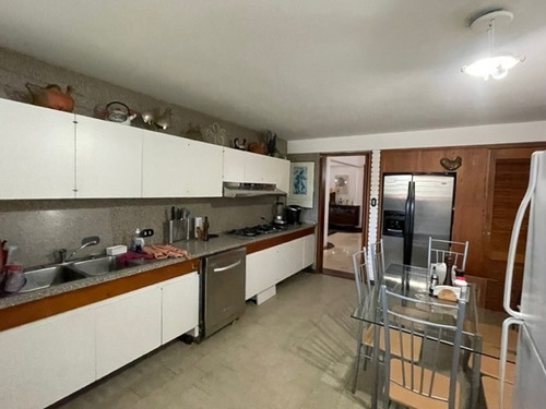 Imagen 15 de 30 de Se Vende Casa 750m2 7h+2s/8b+2s/2p Prados Del Este 0005