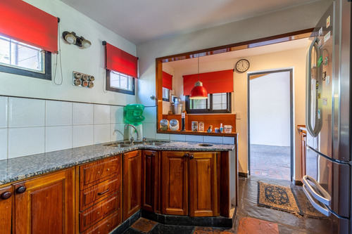 Casa De 3 Dormitorios Venta City Bell Entre Camino