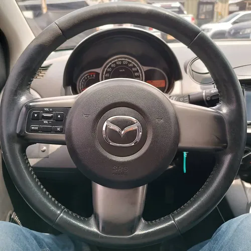 Mazda 2 At 1.5cc 2012