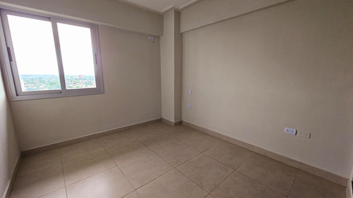 Alquiler! Departamento De Categoría Tipo Dúplex De 2 Dormitorios En Lavalle Al 1100, Barrio Sur
