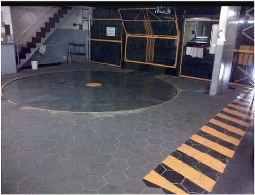Venta Cochera Fija Cubierta En Pleno Microcentro