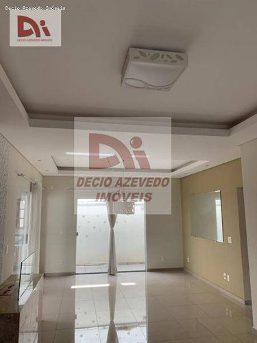 Casa Com 3 Dormitórios À Venda Por R$ 850.000,00 - Campos Do Conde Chambord - Tremembé/sp - Ca0104