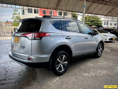 Toyota RAV4 2.5 Xroad