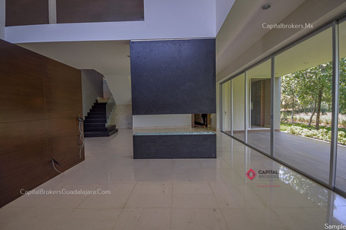Imagen 15 de 30 de Casa De Lujo Nueva Con Amplio Jardin En Reserva Real