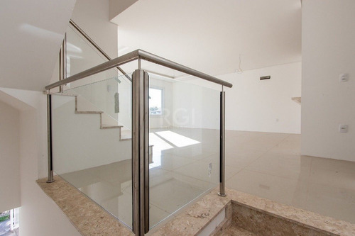 Casa Em Porto Alegre Com 3 Dormitórios - Lu430955