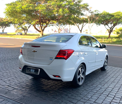 Imagem 4 de 10 de Chevrolet Gm Prisma Ltz 1.4 Branco 2019