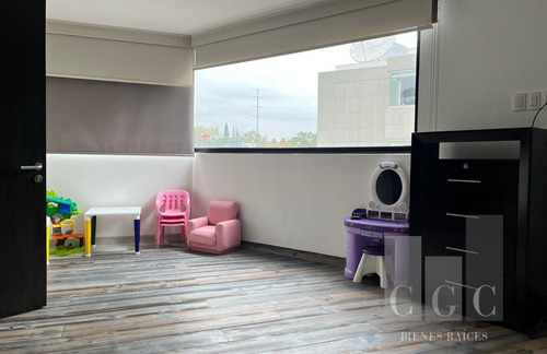 Imagen 20 de 30 de Este Departamento En Realidad Es Una Casa Con Los Beneficios