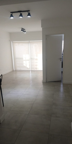 Imagen 7 de 9 de Departamento De 1 Ambiente A La Calle C/ Balcón Saliente, Muy Amplio, 32 M2, Todo A Nuevo