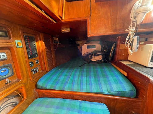Imagen 6 de 19 de Velero Peterson 34 Nanni 36 Hp Diesel