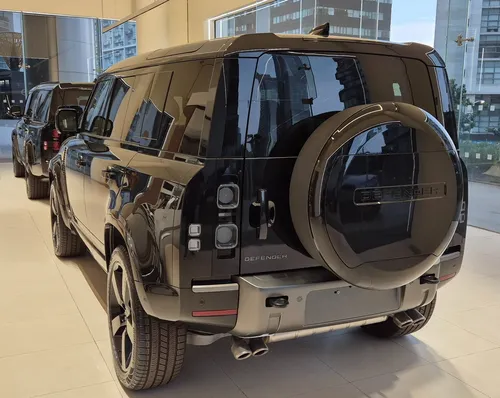 Land Rover Defender 110 5.0 V8 Awd