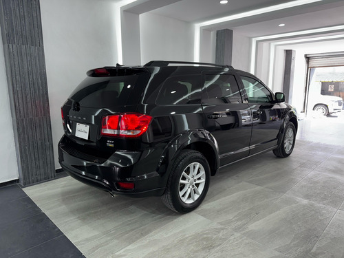 Dodge Journey 2.4 Sxt 7 Pasajeros Plus At