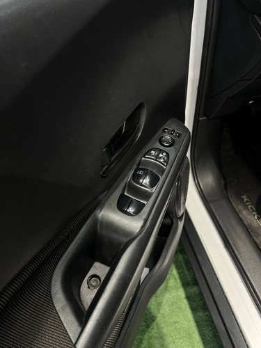 Nissan Kicks 1.6 Sense